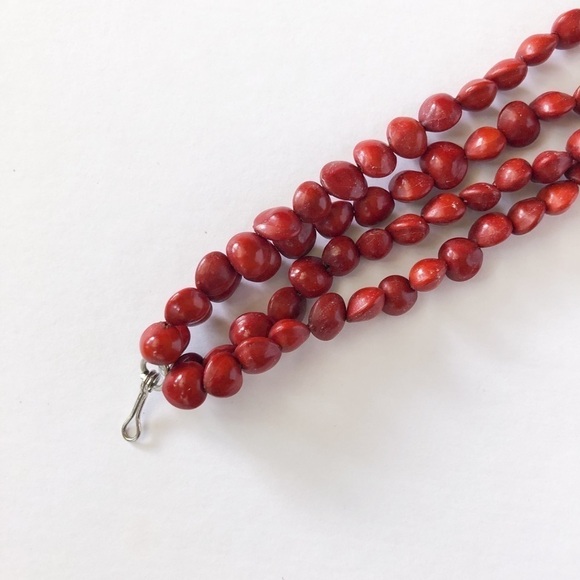 𝅺Four Strand, Red Seed Beaded Necklace - Picture 5 of 7